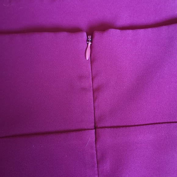 Red Romantic Bodycon Dress - Picture 6 of 9